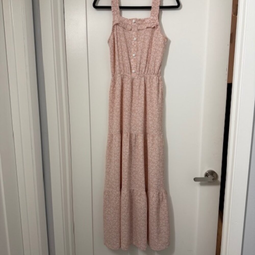Monteau Button Tiered Maxi Dress with Light Pink & White Floral Design - NWOT